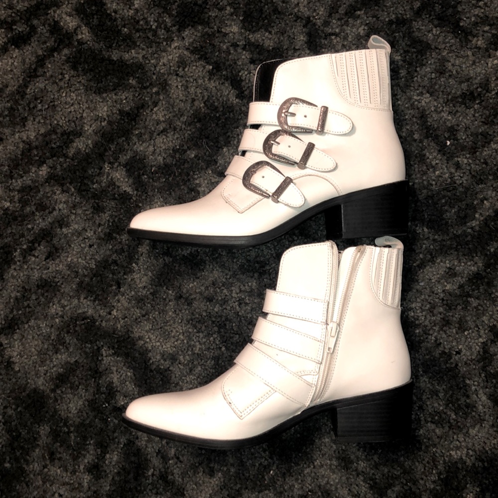 BRAND NEW UNWORN Steve Madden Western Booties